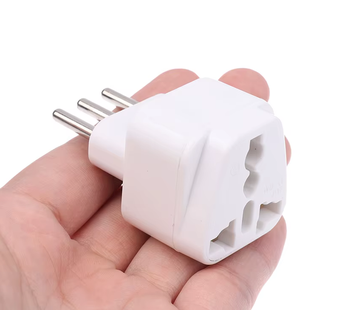 Adaptador enchufe nacional universal de cobre 3 patas