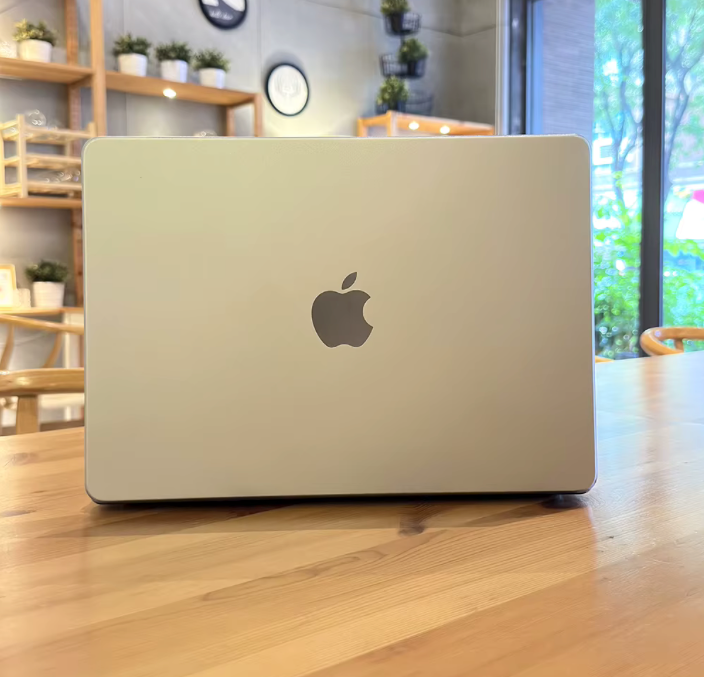 Carcasa para MacBook Neo Transparente Slim A3404 Goforit / PRE-VENTA /